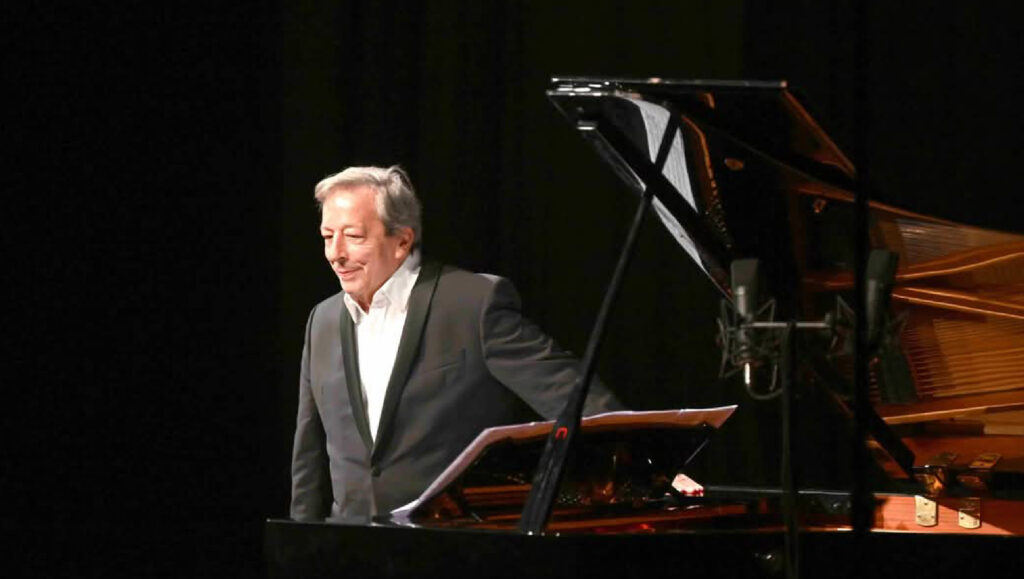 Alexander Hintchev