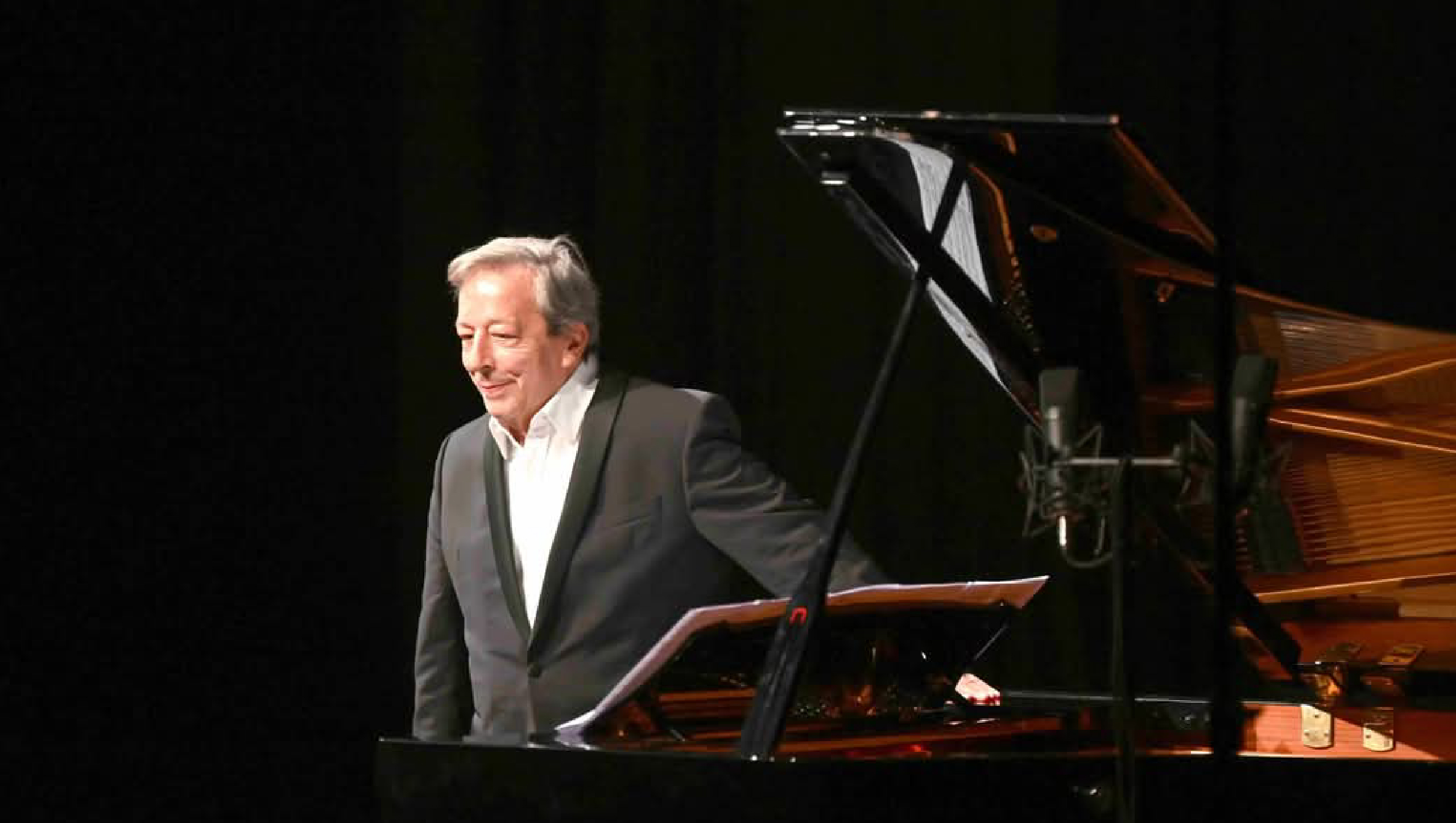 Alexander Hintchev